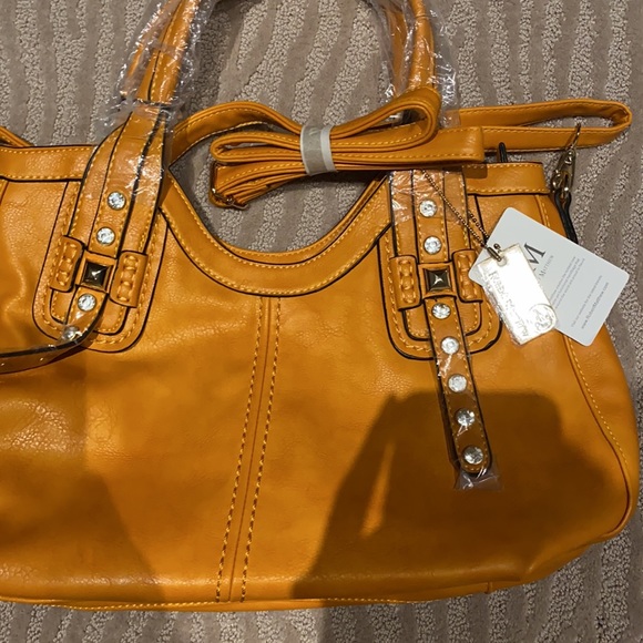 NEW ROBERT MATTHEW BAG. TAGS - Picture 2 of 4